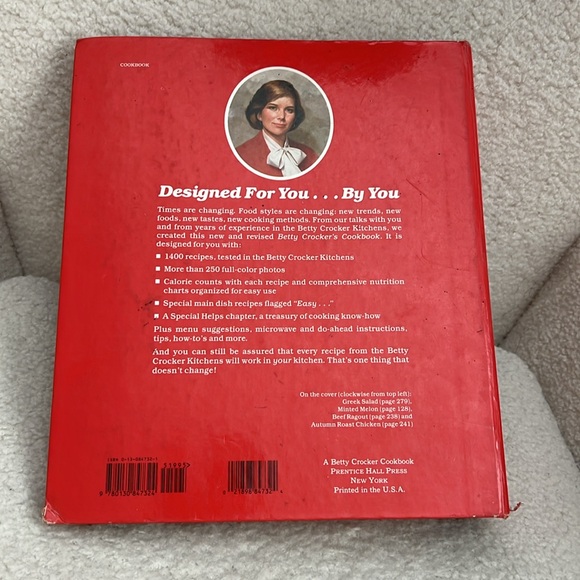Vintage Betty Crocker's Hardback Cookbook - Picture 7 of 7